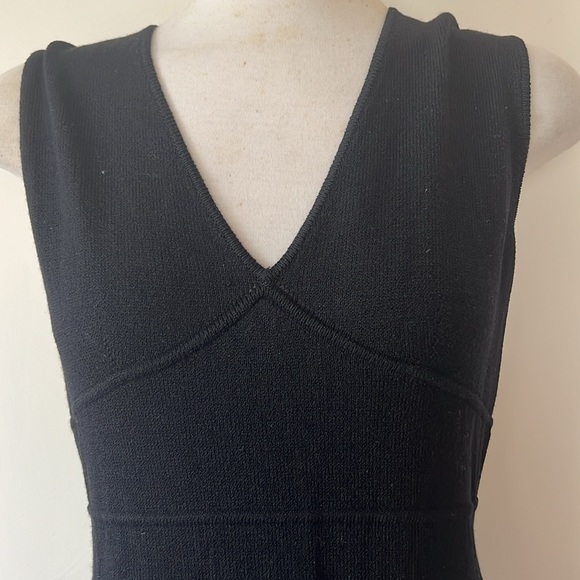💕St. John Black Santana Knit V Neck Mini Dress 4 VGUC - Picture 2 of 9